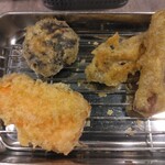 揚げたて天ぷら きたお - あんこ・鮭・ごぼう