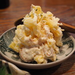 鳥扇 - スモークチキンのマカロニサラダ