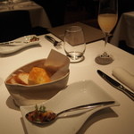 スパークリングと共に前菜