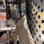 寿司とワイン オモテサンドリア - 水玉がコムデギャルソンぽい✨