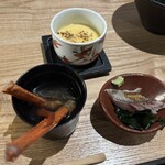 寿司とワイン オモテサンドリア - 出てくるのが和食ですよね。店内とのギャップが素敵すぎます✨