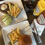 シェイクツリー バーガー＆バー - 