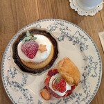 喫茶 tameiki - カスタードプリン550円＋いちごと☆クッキー＋100円、いちごのスコーンサンド890円、ホットレモネード680円
      △セット割引50円✨️星のクッキーは小指の爪くらいのサイズ！ラッキースター♪