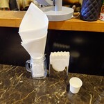 ノンズ・バーガー・イズ・ヘブンリー - テーブルセットアップ状況

水はセルフサービスとなる