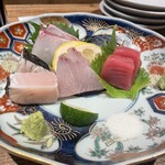 大衆割烹シラトリ - お刺身5点盛り