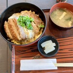 ザ・どん - 料理写真:カツ丼 みそ汁セット