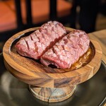 お肉一枚売りの焼肉店 焼肉とどろき 池袋東口店 - 厚切りタン