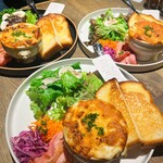 The CAFE - オニオングラタンスーププレート 1,518円