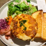 The CAFE - オニオングラタンスーププレート 1,518円