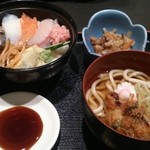 海鮮居酒屋 鮮 - 2014年12月11日のワンコインランチ 海鮮ちらし+かき揚げうどん(515円)