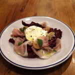Hachihare - モッツァレラチーズ フェイジョアと生ハムとトレビスのサラダ