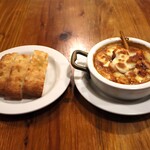 Hachihare - 海老とマッシュポテトのトムヤム風グラタン  ～フォカッチャ付き～