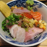 つきじ丼1000円（税込）