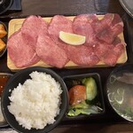 やきにくホルモン 幸心 - 