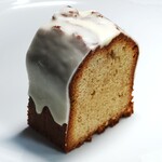 エシレ パティスリー オ ブール 東急フードショー エッジ店 - ウィークエンド・エシレ カットした状態