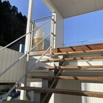 Snowcafe - 外階段で2階にあがる