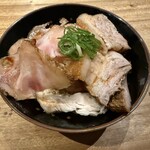 成 CH - 肉メッシのお肉は素晴らしく美味しい。
