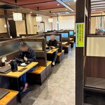 生そば あずま - 平日12時前の店内