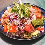 漬け炉端・海鮮番屋×完全個室 漁場ウ合 - 日替わり特選
      　　本日の番屋海鮮と釜揚げシラスのサラダ