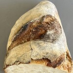 잇포 베이커리 - 自家製酵母のバゲット 1/2 300yen