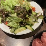 闇市 - サラダ。