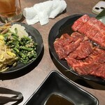 闇市 - ナムルとハラミとみすじ。