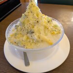 祥風苑 花の里 - 注文⑥：南国キウイとパインのかき氷---580円 高栄養かつ低カロリーで食物繊維たっぷりで女性に大人気☆彡