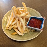 祥風苑 花の里 - 注文②：大盛りポテトフライ---550円 《ケチャップ付き》 ご家族みんなで楽しめる！揚げたてホクホクの大盛りポテトフライ！