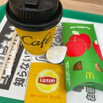 マクドナルド - ドリンク写真:ホットティー（ミルク） ホットアップルパイ