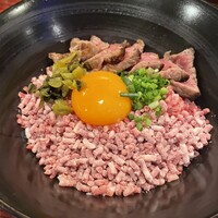 馬刺しと焼き鳥 グルマン三年坂 - 