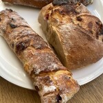 ポンレヴェック - どちらかと言えば
      右側のパンが好き♡