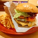 むさしの森珈琲 羽田空港店 - Beef100％チーズバーガー