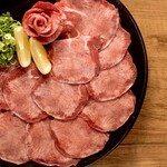 和牛卸直営焼肉 タンとハラミ まっちゃん - メイン写真: