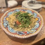 大衆イタリア食堂 アレグロ - 自家製オイルサーディンとトマトとルッコラ
      　アーリオオーリオ エ ペペロンチーノ