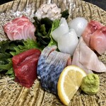 旬菜和味 - お造り盛合せ(鮪、しめ鯖、サワラ、ヒラマサ、いか、伝助穴子、ヒゲダイ)