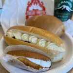 シロヤベーカリー 小倉店  - 手前がオムレット、奥がサニーパン