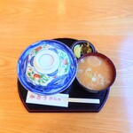 やぶ善 - 蓋付きで提供される特別感。