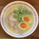 長浜ナンバーワン - 料理写真:煮たまごラーメン830円(税込)