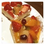 フロ・プレステージュ - 7種のフルーツチーズタルト・苺とキウイのカマンベールチーズケーキ