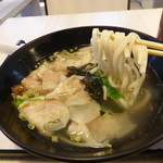 亜熱帯厨房 - 麺はうどんライク