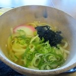 讃洲うどん - もちろんうどんにはトッピングをする事が出来ましたがここはオーソドックスなうどんにしてみました。
            