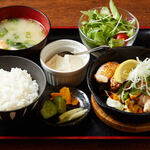 こだわり炭火焼鳥 ふらふら - ランチのいちおし　チキンステーキ御膳