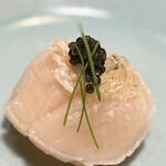 特選髙坂鶏 克つ鳥 - 鶏ささみと帆立のキャビア載せ