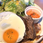 六感珈琲 - ハンバーグ断面