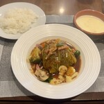 The Roll - ロールキャベツセット1320円
ライス・デミグラスソース・チーズ