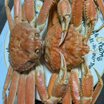 海鮮かに処甲羅亭 - ズワイガニ３杯を購入したうちの２杯。