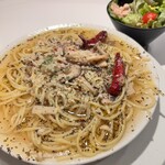 IVO ホームズパスタ トラットリア - きのこのペペロンチーノ