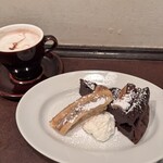 人間関係 cafe de copain - ホットココアとバナナガトーショコラ