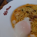 ジョリーパスタ - "エビ・帆立・アスパラのトマトクリームソースパスタ"(＋半熟玉子)　