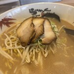 らーめん世界 - 今回は辛くない醤油豚骨です